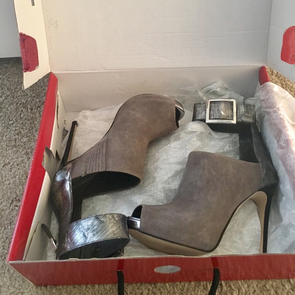 Guess Women’s shoes - Picture 4 of 8